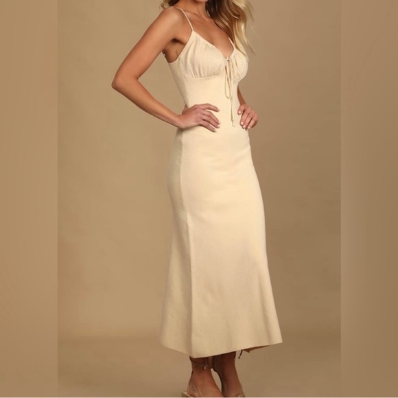 Dress - Picture 2 of 4